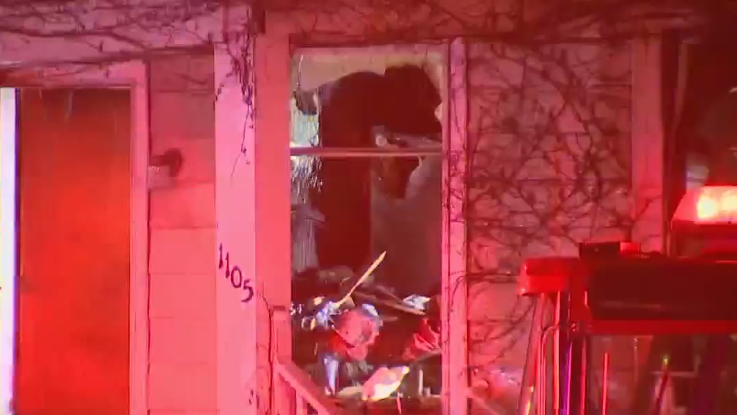 Racine fatal fire, debris blocked rescue attempts